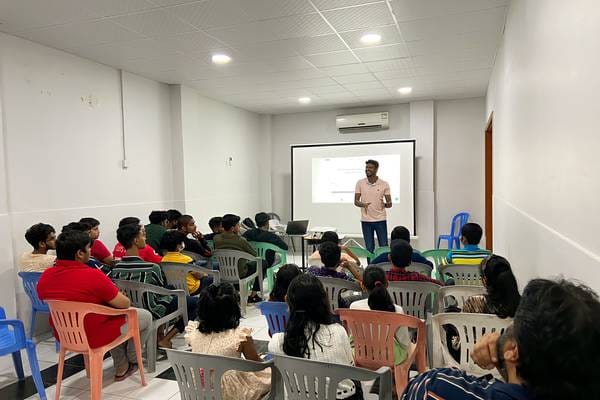 Awareness Session on Artificial Intelligence and Future Jobs Held in Ras Al Khaimah