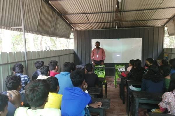 Technology Awareness Session Held for Vidhya Mandhir Tuition Center Students