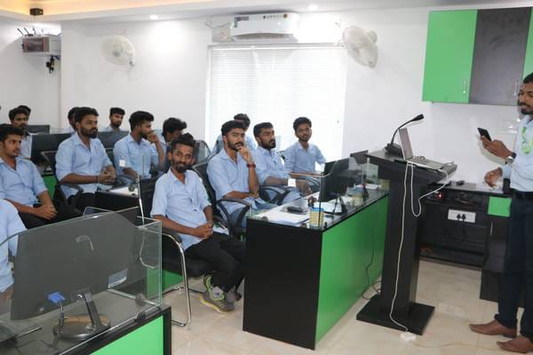 Technology Awareness Programme for SHM Engineering College Students