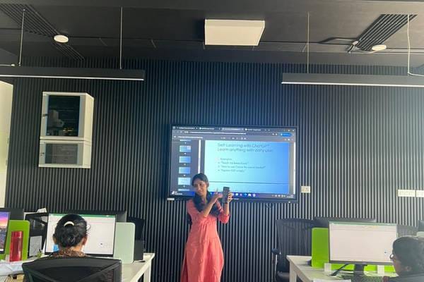 Essential Digital Tools – Practical Session on ChatGPT